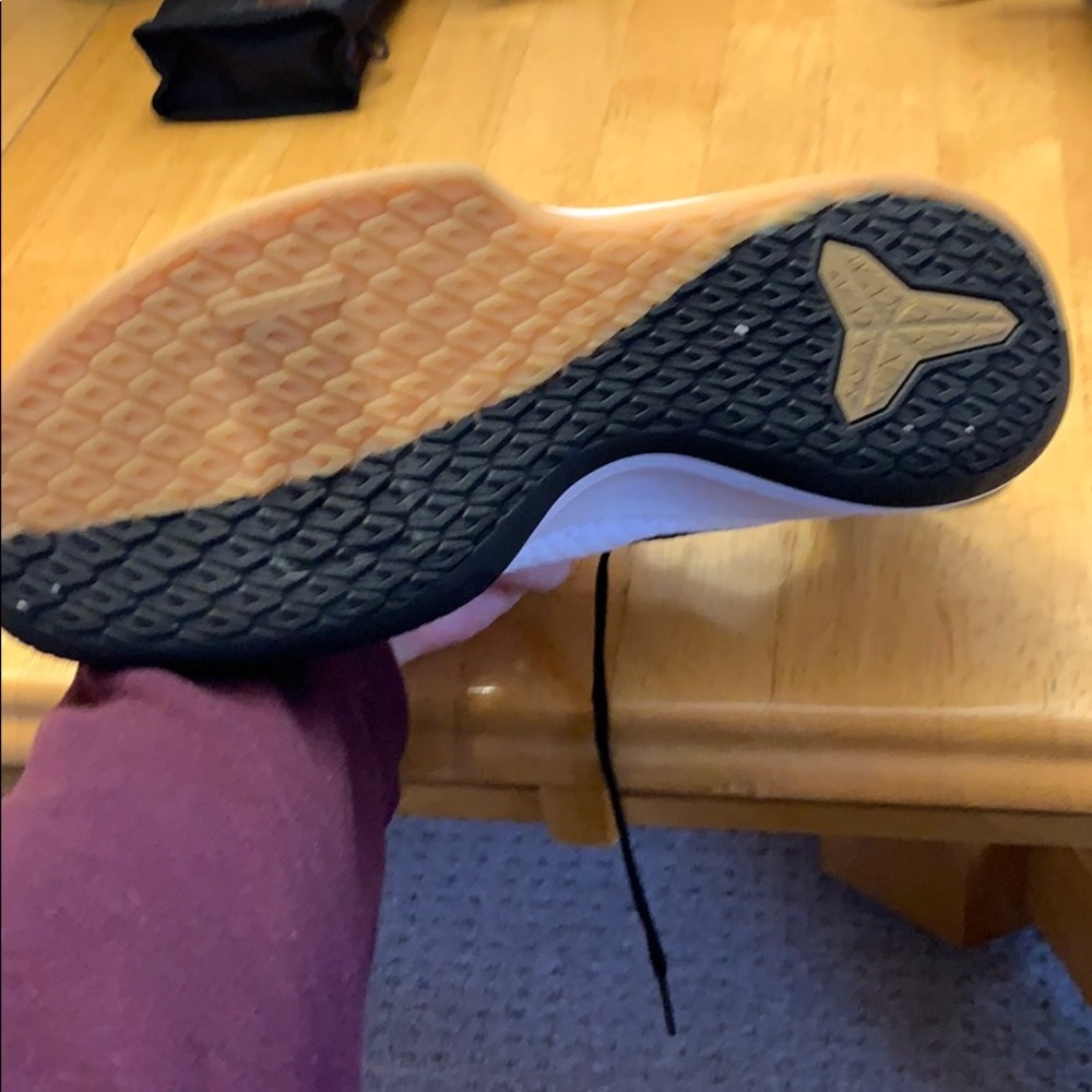 8.5 Nike - Picture 4 of 4